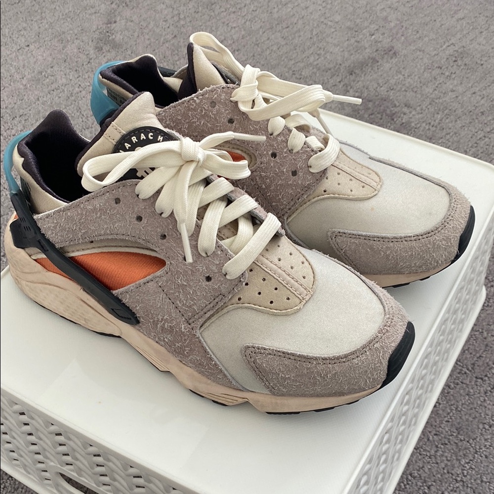 Nike Women's Sneakers in Cream, Black, and Orange